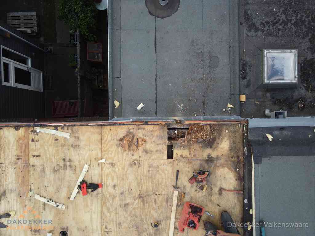Dakschade en renovatie plat dak vanuit de lucht in Valkenswaard